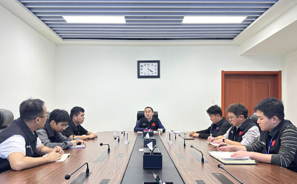 应急指挥中心组织开展值班人员专题培训.jpg